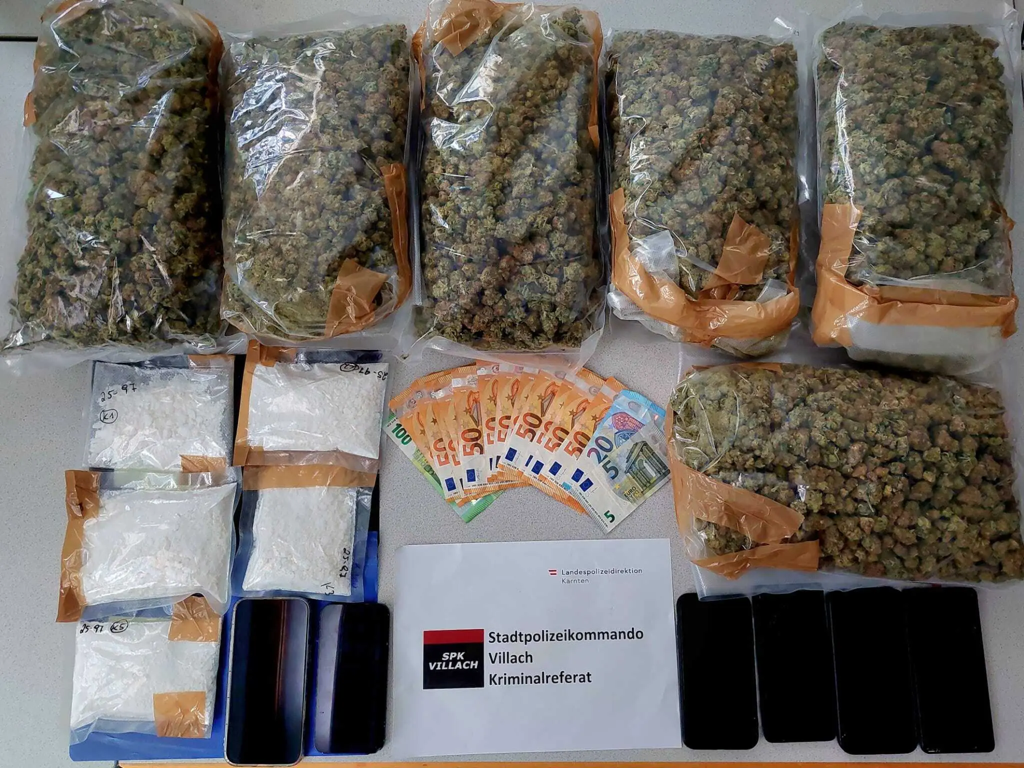 19-J-hriger-hatte-3-500-Gramm-Drogen-in-Rucksack