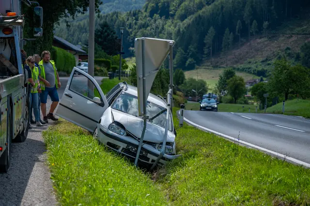 Innerhalb von nur einer Stunde kam es auf der B138 in Micheldorf zu zwei voneinander unabhängigen Verkehrsunfällen. | Foto: Team fotokerschi.at