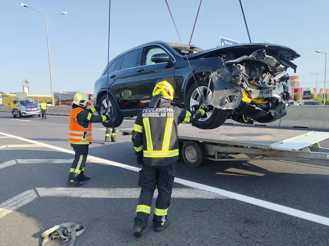 Alle vier Verletzten wurden in umliegende Krankenhäuser eingeliefert. | Foto: FF Neusiedl am See