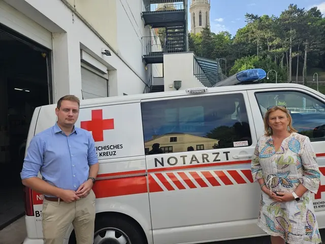 Vizebürgermeisterin Maria T. Eder und Blaulichtstadtrat Florian Havel (beide ÖVP) betonen: "Als drittgrößte Stadt Niederösterreichs fordern wir von der zuständigen Landesrätin Pirschl eine klare Faktenlage, volle Transparenz und rasche Einbindung der kommunalen Verantwortungsträger. Wir lassen keine Lösung zu, bei der die medizinische Sicherheit der Klosterneuburger Bevölkerung gefährdet wird." | Foto: ÖVP Klosterneuburg