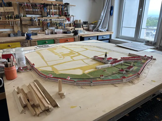 Im Werk-Camp bauen die Teilnehmenden gerade an einer Miniatur-Version von St. Pölten im 15. Jahrhundert | Foto: Lauren Seywald / MeinBezirk