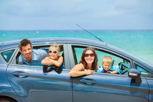 Versteckte Kosten, fremde Gesetze, Unklarheiten mit der Versicherung: Jeder und jede dritte aus Österreich verzichtet im Urlaub auf ein Mietauto. Lohnt es sich dann, das eigene Auto zu benutzen?
 | Foto: macsim/panthermedia