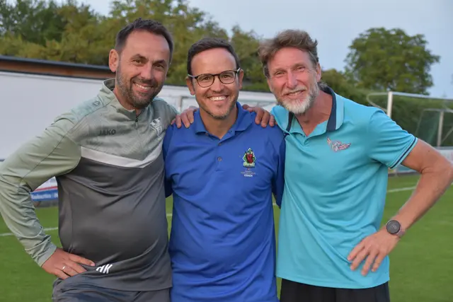Lächelndes Trainertrio: Andreas Konrad, Joachim Steiner und Daniel Johann Hafner | Foto: Michael Strini