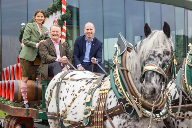 Die Stiegl-Eigentümerfamilie, Heinrich Dieter &amp; Alessandra Kiener, holt Herbert Bauer (rechts im Bild), den bisherigen General Manager von Coca-Cola HBC Österreich, nach Salzburg. | Foto: wildbild
