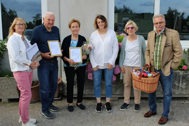 Die Stadtgemeinde Traiskirchen gratuliert Franz und Friederike Broschek zu ihrer „Diamantenen Hochzeit“ (60 Ehejahre), mit GR Christa Majnek und Vzbgm. a.D. Franz Gartner. | Foto: Stadtgemeinde Traiskirchen