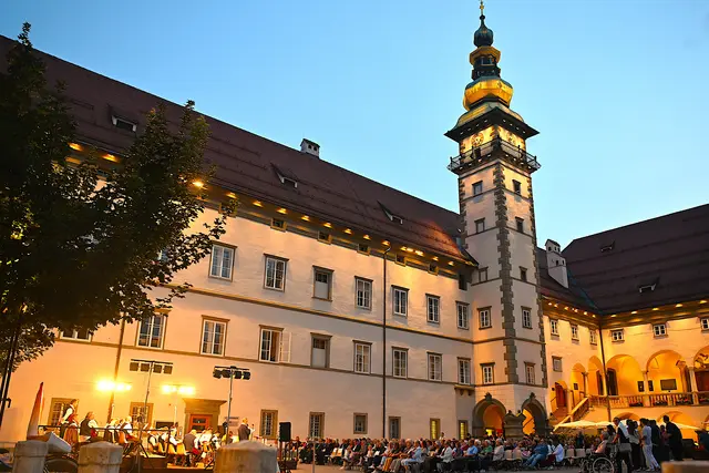 Das Landhaus mit dem wunderschönen Landhaushof eignet sich bestens zur Oase aller Künste | Foto: Josef Bodner