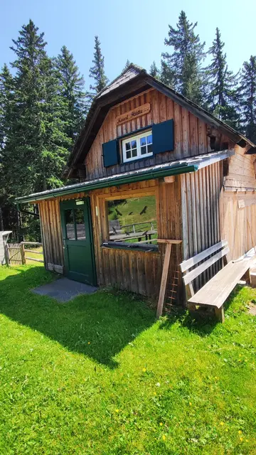 die Hütte ist nur im Winter an den Wochenenden für die Skitourengeher bewirtschaftet, im Sommer nicht.. | Foto: I.Wozonig