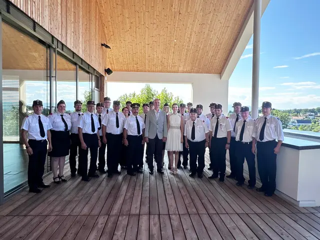 Aufstellung mit den Kameradinnen und Kameraden der FF Preding. | Foto: HLM Georg Teppernegg
