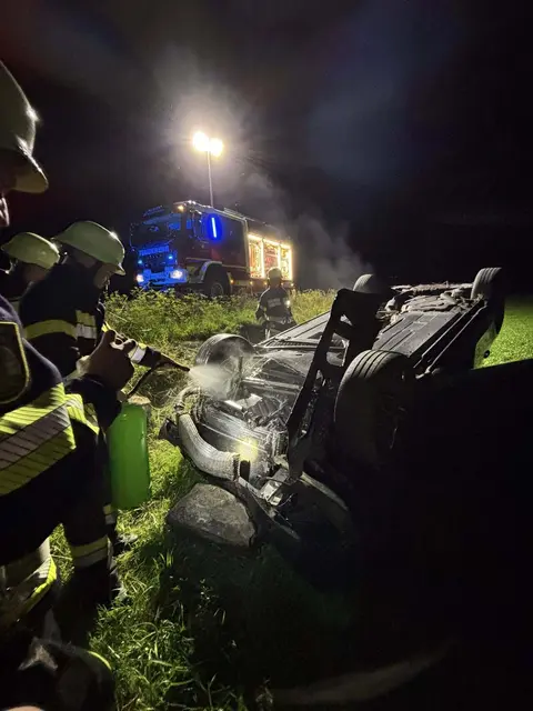 Eine andere Perspektive des Autos. | Foto: Feuerwehr Mörtschach