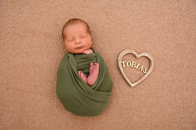 Name: Tobias
Geburtsdatum: 26.07.2025
Gewicht: 3415 g
Größe: 49 cm
Geschwister: Mathias
Eltern: Yvette und Thomas Wohlmuther aus Wald am Schoberpass | Foto: Babysmile