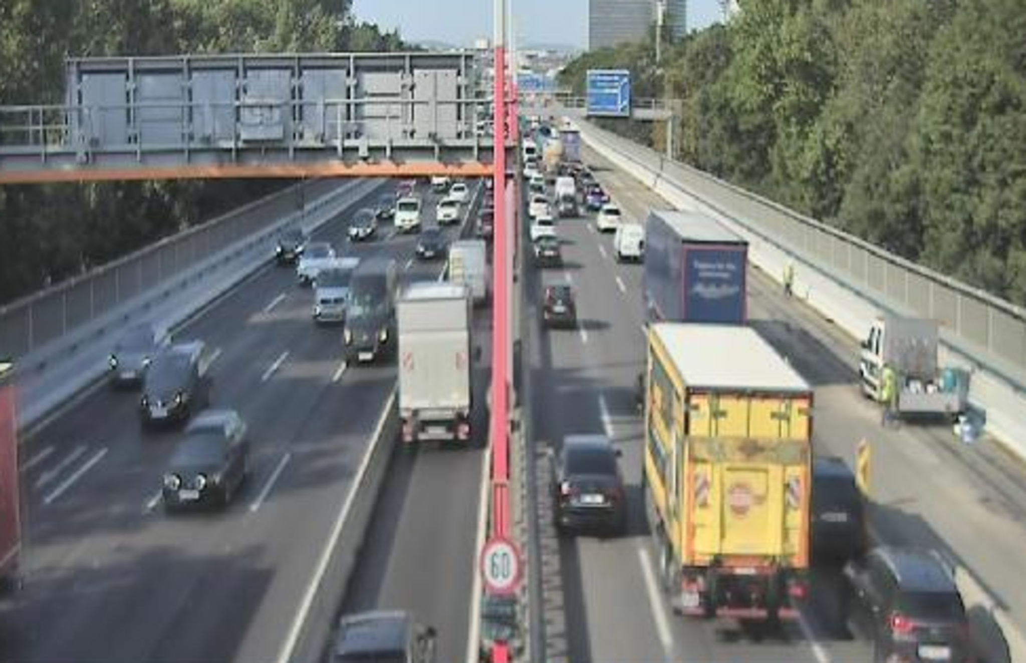 Wien Unfall Mit Mehreren Fahrzeugen Sorgt F r Gro en Stau Auf Der A23 Wien Unfall Mit Mehreren Fahrzeugen Sorgt F r Gro en Stau Auf Der A23