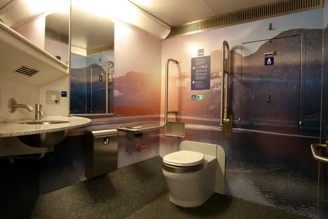 Kurzfristigen WC-Ausfälle sind meist auf unsachgemäßen Gebrauch durch Fahrgäste zurückzuführen – etwa, wenn Fremdkörper in die Toiletten gelangen. | Foto: ÖBB Steinberger