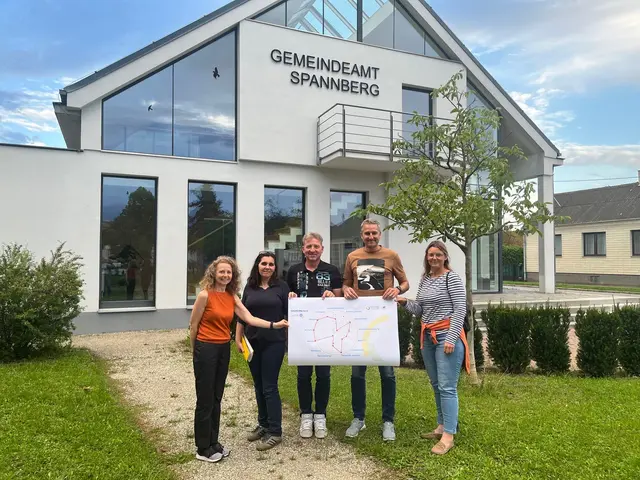 Regionalberaterin Doris Haidvogl von der NÖ Dorf-Stadterneuerung, Gemeinderätin Martina Scharnitzer, Rudolf Dollinger geschäftsführender Gemeinderat, Vizebürgermeister Wilfried Wiesinger, Sigrid Pribitzer-Wohlmuth geschäftsführende Gemeinderätin. | Foto: Dorf- und Stadterneuerung