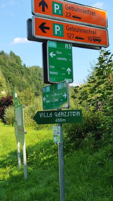 ...und biegen auf den Parkplatz 7 ab ... | Foto: I.Wozonig