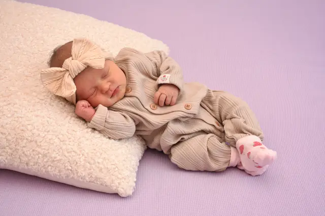 Name: Valina
Geburtsdatum: 29.07.2025
Gewicht: 3030 g
Größe: 48 cm
Geschwister: Aileen
Eltern: Lisa Brunner und René Trippold aus Oberpurkla | Foto: Babysmile