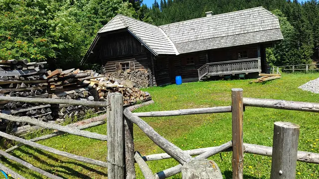 ein schönes Nebengebäude... | Foto: I.Wozonig