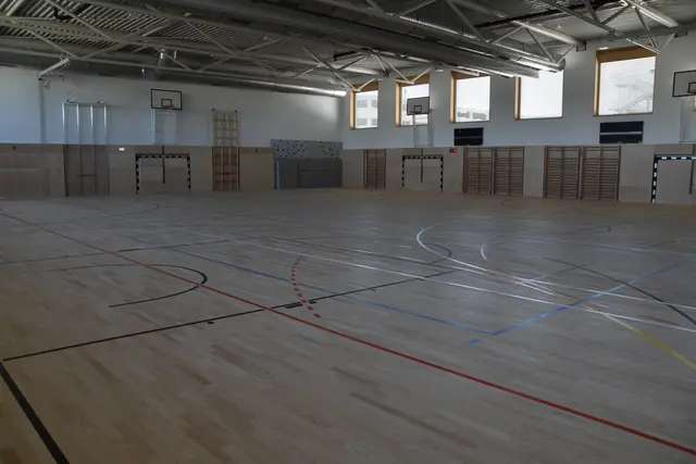 Der Turnsaal bedient viele Sportarten. | Foto: Michael Strini