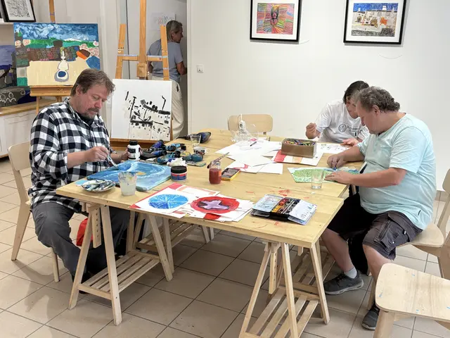 Bei der Kunst- und Kulturinstitution der Lebenshilfe Salzburg geht es darum, gemeinsam Kunst zu schaffen und zu genießen. KünstlerInnen mit Behinderungen und ihre Kunstwerke sollen gesehen werden und jeder Kunstinteressierte soll Zugang zu einem vielfältigen kulturellen Angebot haben. | Foto: Schrofner