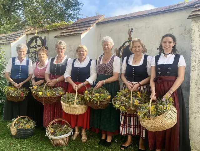 Heuer werden die Kräuterbüscherl nicht in der Stadtpfarrkirche, sondern auf der Hauptbühne der Landesgartenschau gesegnet. | Foto: Gabi Angerer