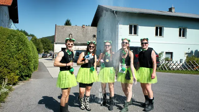 Hagelvoll: Nik, Lisa, Schirin, Norina und David