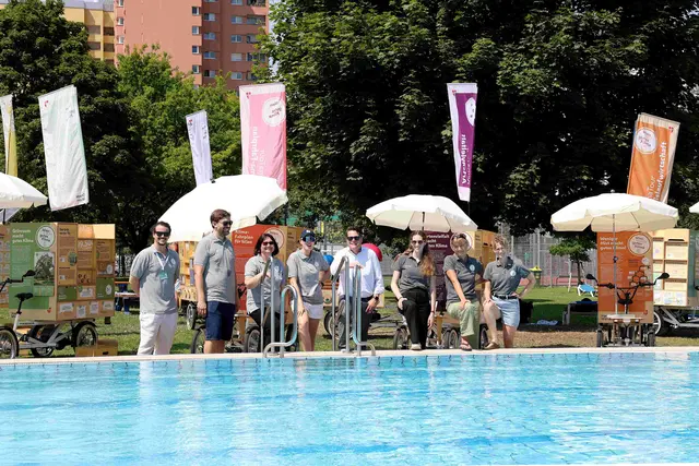 Im Großfeldsiedlungsbad war die Wiener Klima-Tour zu Besuch. | Foto: Stadt Wien/Martin Votava