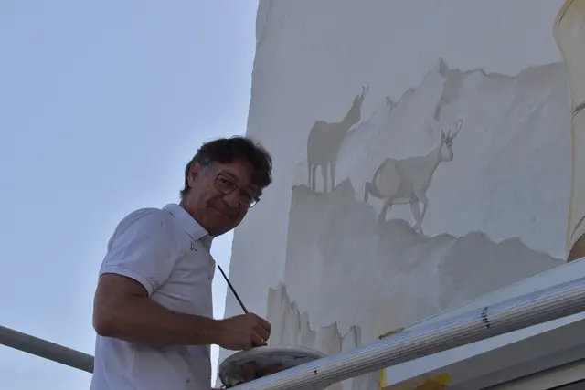 Gämsen im nebeligen Hochgebirge - künstlerisch umgesetzt von Martin Juen.