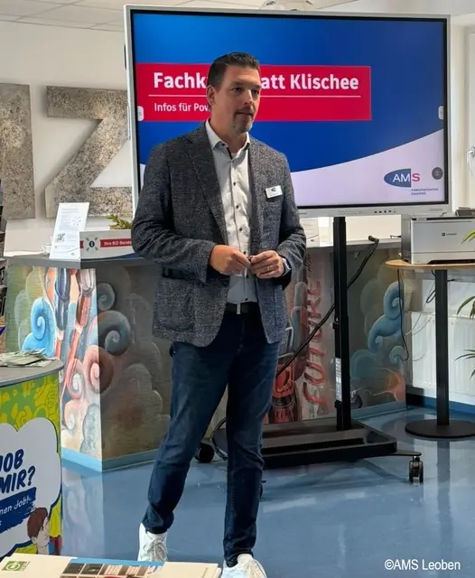Michal Repey und sein Team informierten im AMS Leoben über neue berufliche Wege für Frauen. | Foto: AMS Leoben