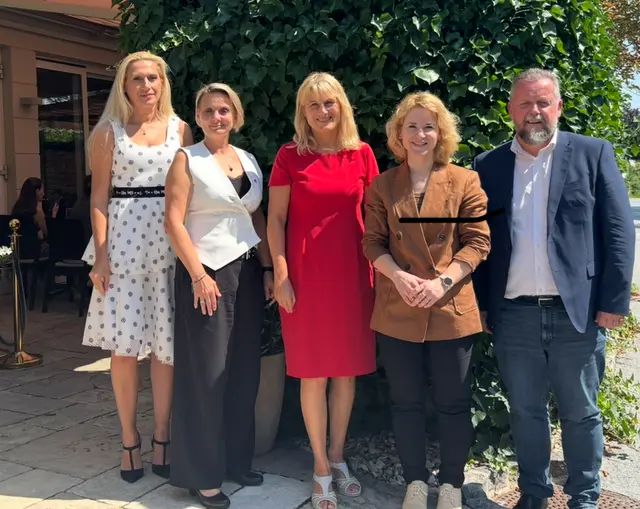 Amela Hirzberger, Bettina Bauernhofer, Elisabeth Grossmann, Eva-Maria Holzleitner, Manfred Harrer (v. l.) | Foto: Leonie Herrmann