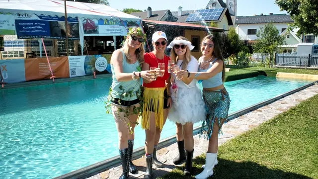 4 Elemente im Rausch: Theresa, Lea, Nikki und Lea