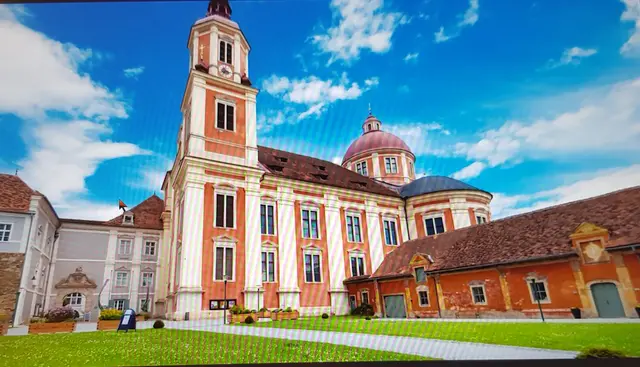 Dieses Bild übernahm ich von Wikipedia CC. Den ganzen Bau hätte ich nicht auf ein Foto geschafft.