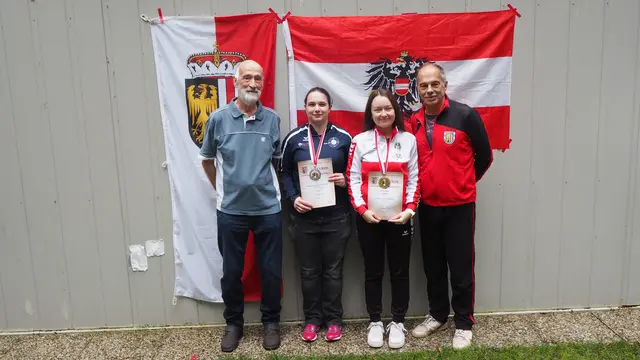 Von links:  Ehrenoberschützenmeister Gerald Halmdienst (St. Georgen), Beatrice Carina Anlanger, Marlene Baumgartner, Landessportleiter Alfons Hofbauer. | Foto: Schützen der Priv. SG Enns