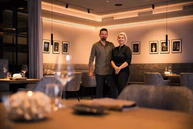 Eröffneten mit dem Restaurant Kupferdachl und "Das Edelsbrunner" eigentlich gleich zwei Lokale: Daniel Edelsbrunner und Sandra Scherbinek | Foto: Nadine Geuter / Black Ink Production