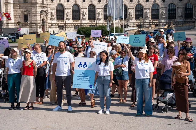 Zahlreiche Personen beteiligten sich an der Demo. | Foto: Valentina Marinelic/MeinBezirk