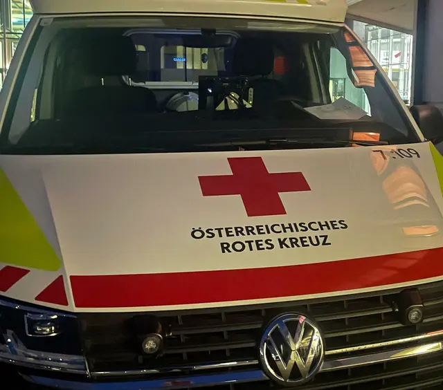 Die beiden Unfallfahrer erlitten schwere Verletzungen. (Symbolfoto) | Foto: MeinBezirk.at