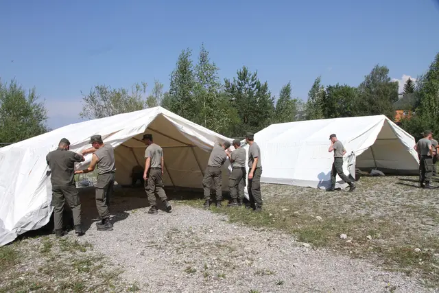 SYMBOLBILD: Die Zahl der Asylanträge ist rückläufig, die irreguläre Migration ebenso. Das Innenministerium verkündete, dass nicht mehr benötigte Einrichtungen abgebaut werden können.  | Foto: Bundesheer/Gerald Gundl