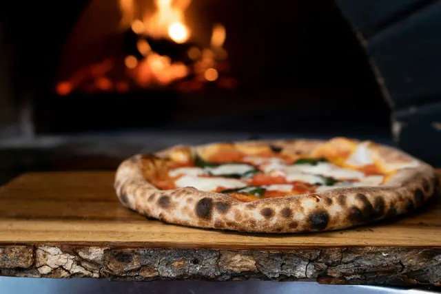 Gleich zwei Lokale, die neapolitanische Pizza anbieten, sind auf der diesjährigen Liste.  | Foto: Nik Owens/unsplash