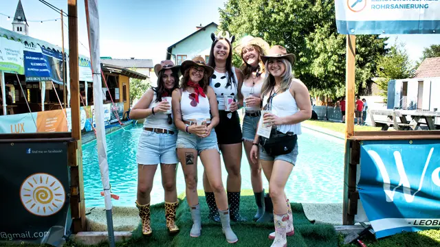 Cowgirls im Rodeo Rausch: Viktoria, Sophie, Nici, Pia und Julia