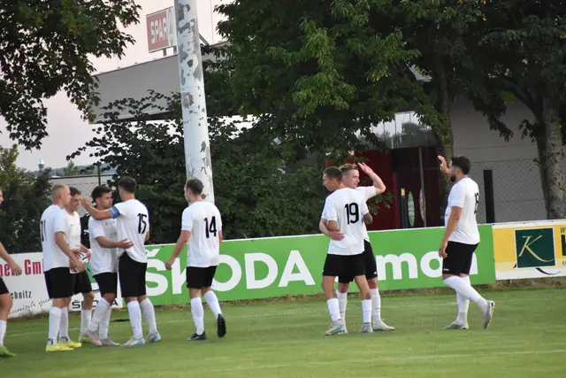 Die Rotenturmer Kicker jubeln über das 0:1. | Foto: Michael Strini