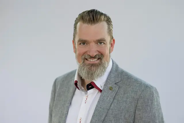 Gemeinderat Thomas Szavinovszki (SPÖ) äußert sich zum geplanten Kreisverkehr | Foto: SPÖ Bad Vöslau