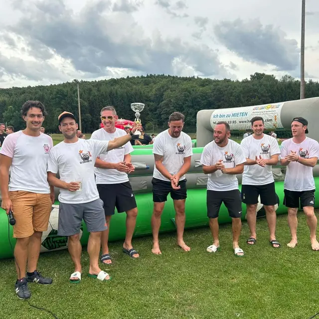 Für die Teams gab es bei der Siegerehrung natürlich Pokale. | Foto: Jugend Oberdorf