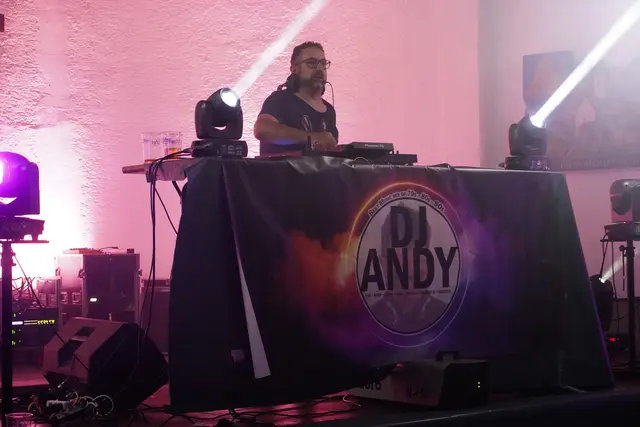 DJ Andy brachte die Disco zum beben.  | Foto: Alicia Martin Gomez