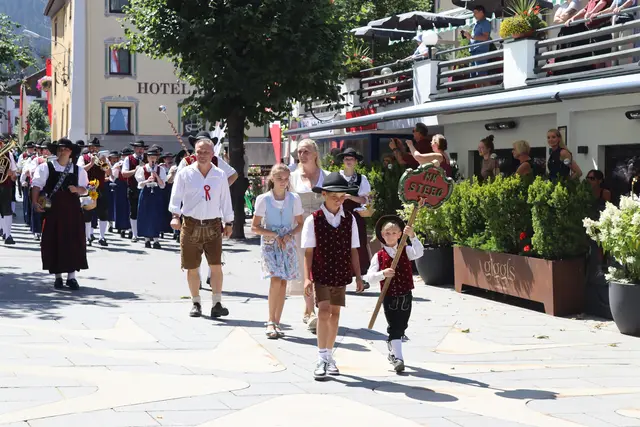 Der Festeinzug ist immer ein Highlight des Musikfestes.  | Foto: Elisabeth Zangerl
