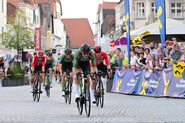 Mit dieser Mischung aus Spitzensport, Nachwuchsförderung und einzigartigem Ambiente hat das ASVÖ Hrinkow City-Kriterium powered by Raiffeisen seinen Ruf als Pflichttermin im österreichischen Radsportkalender eindrucksvoll bestätigt. | Foto: Reinhard Eisenbauer