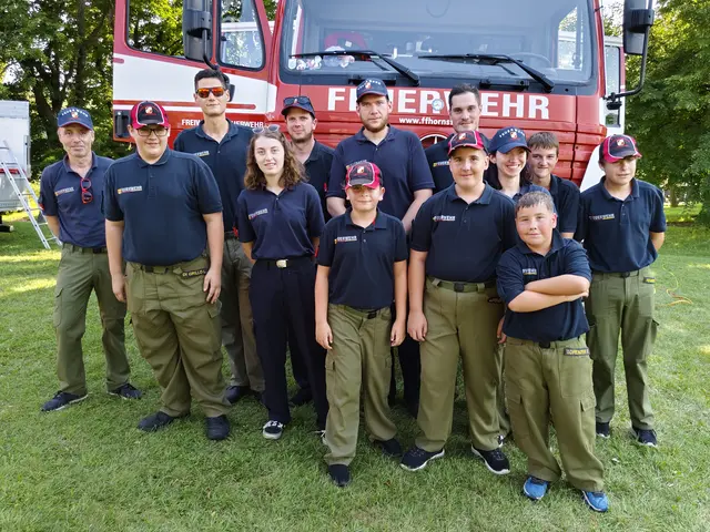 Das Team der FF Hornstein stand den Gästen mit Einblicken in ihre Arbeit zur Seite. 