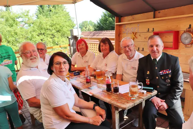 Eine große Abordnung kam vom ÖKB Feldkirchen mit Bezirksobmann Wolfgang Leber zum Frühschoppen in Premstätten. | Foto: Edith Ertl
