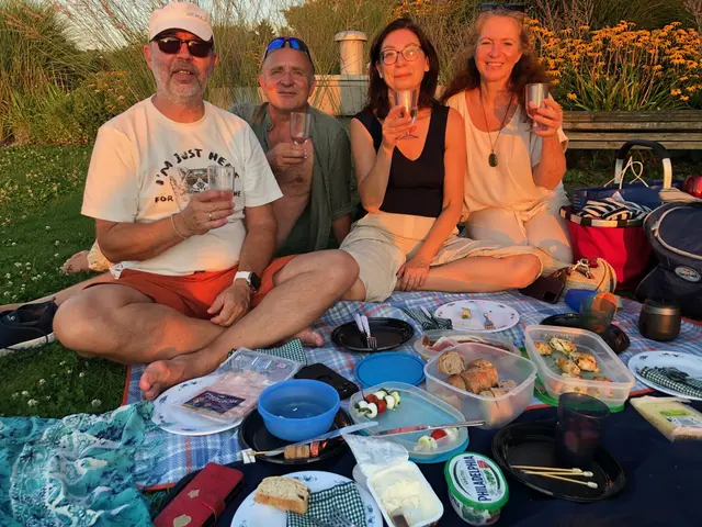 Christian Hartl, Andreas Zodl, Michaela Metzler, Edith März - waren schon öfter beim Mondscheinpicknick. | Foto: Christina Altmutter