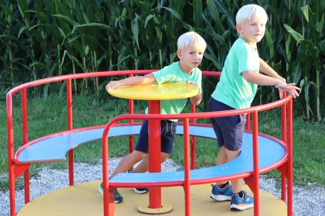Der nahe Kinderspielplatz lud zum Ausprobieren ein | Foto: Gerhard Langmann