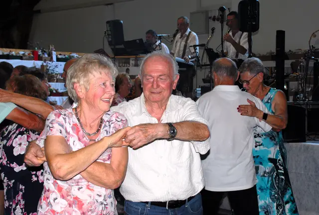 Für die nötige Tanzmusik und Stimmung sorgte „ Luis und seine Freunde „.