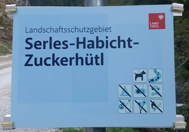 Schutzgebietstafeln zeigen die Verbote | Foto: Tiroler Bergwacht - Einsatzstelle Stubai