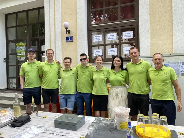 Viele fleißige Hände machten die Veranstaltung möglich | Foto: Gesa Buzanich